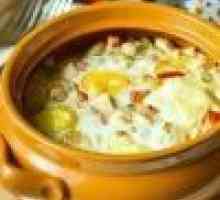 Яйця запечені з куркою і овочами