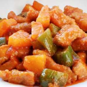 Свинина в кисло-солодкому соусі з ананасами